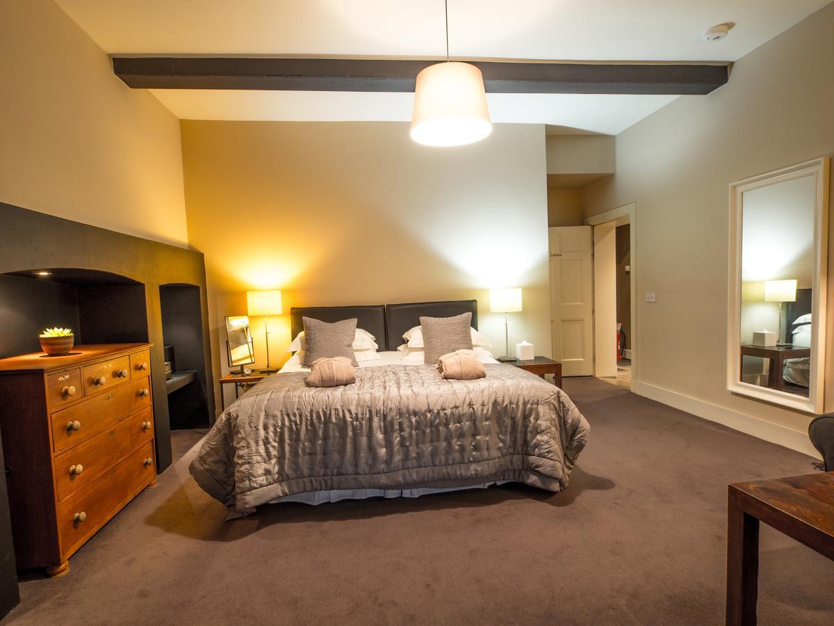 Six Brunton Place Guest House เอดินบะระ ภายนอก รูปภาพ