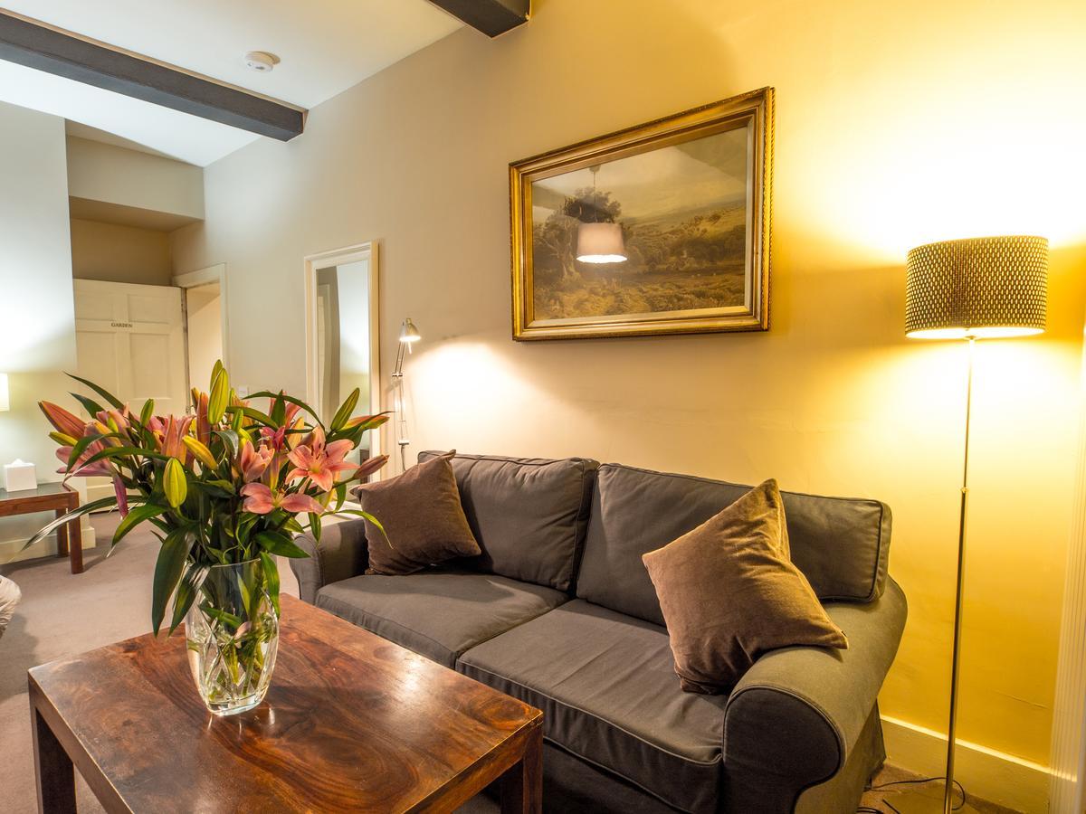 Six Brunton Place Guest House เอดินบะระ ภายนอก รูปภาพ
